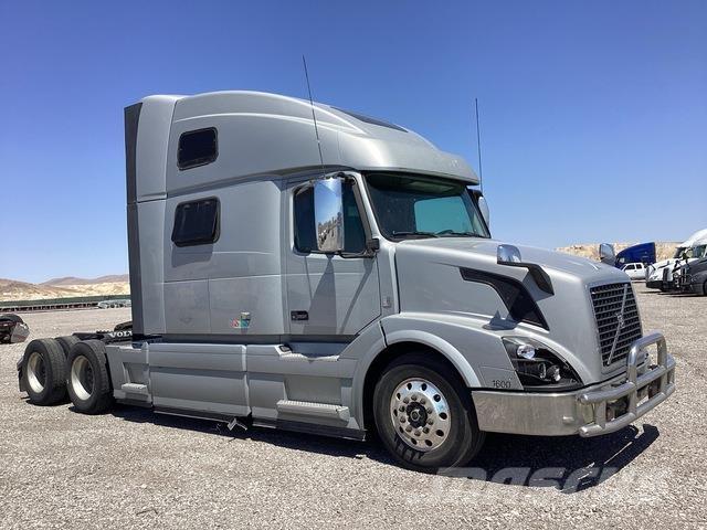 Volvo VNL64780 Sadulveokid