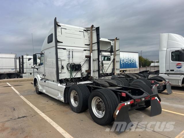 Volvo VNL64T Sadulveokid