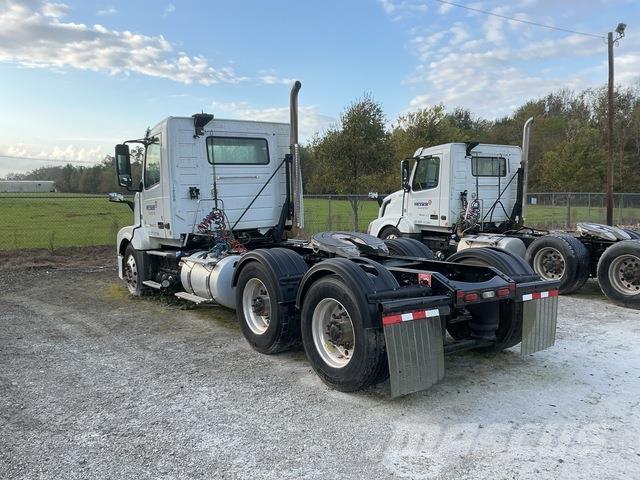 Volvo VNL64T Sadulveokid