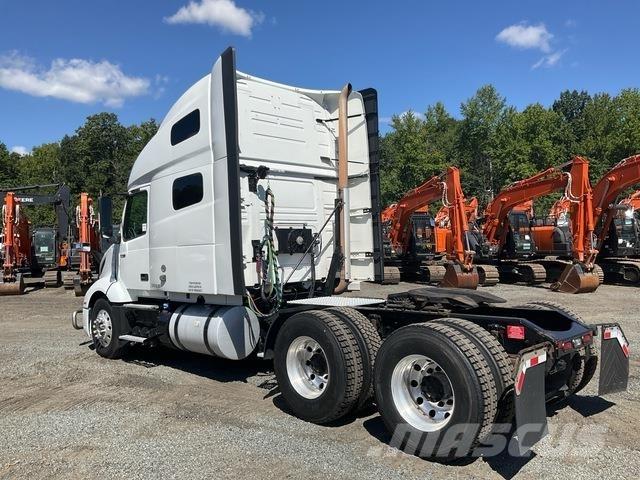Volvo VNL760 Sadulveokid