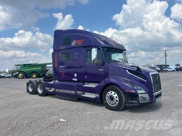 Volvo VNL860 Sadulveokid