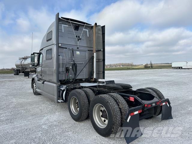 Volvo VNL860 Sadulveokid