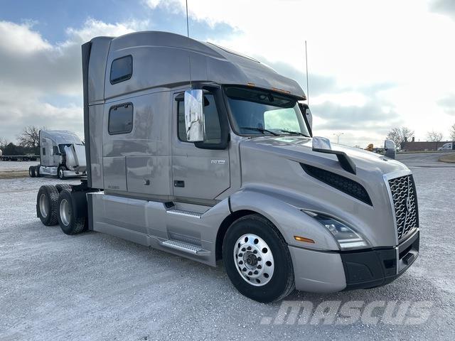 Volvo VNL860 Sadulveokid