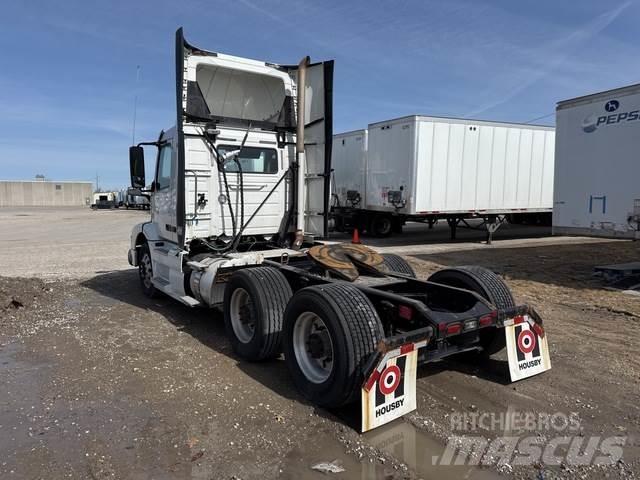 Volvo VNM Sadulveokid