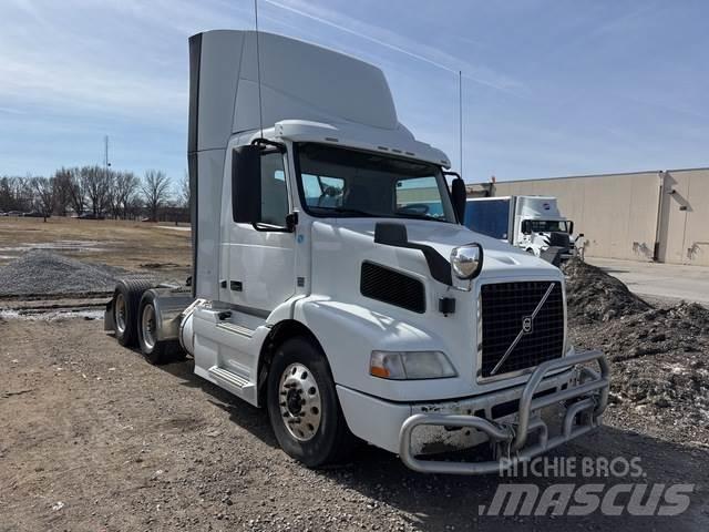 Volvo VNM Sadulveokid