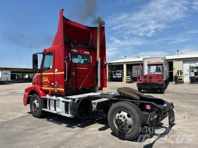Volvo VNM Sadulveokid