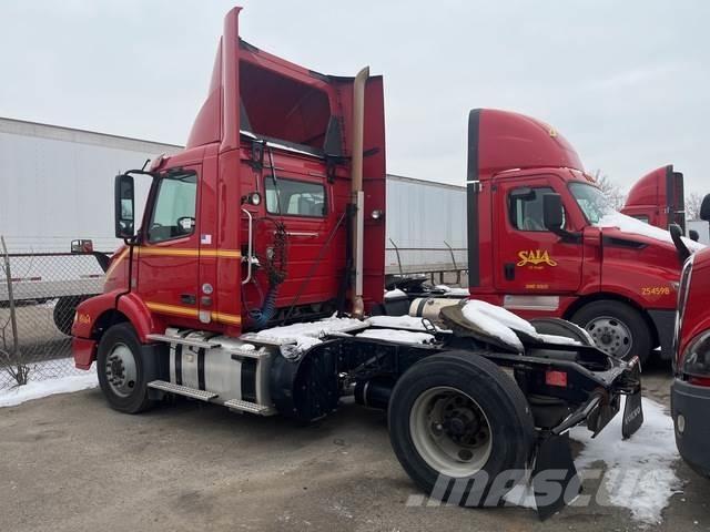 Volvo VNM Sadulveokid
