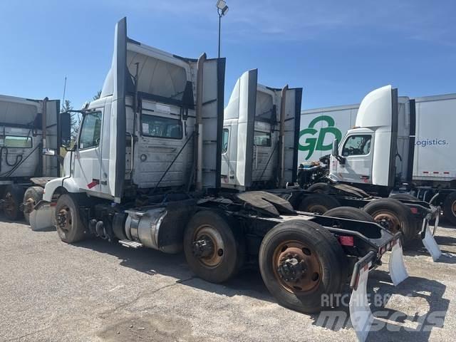 Volvo VNM Sadulveokid