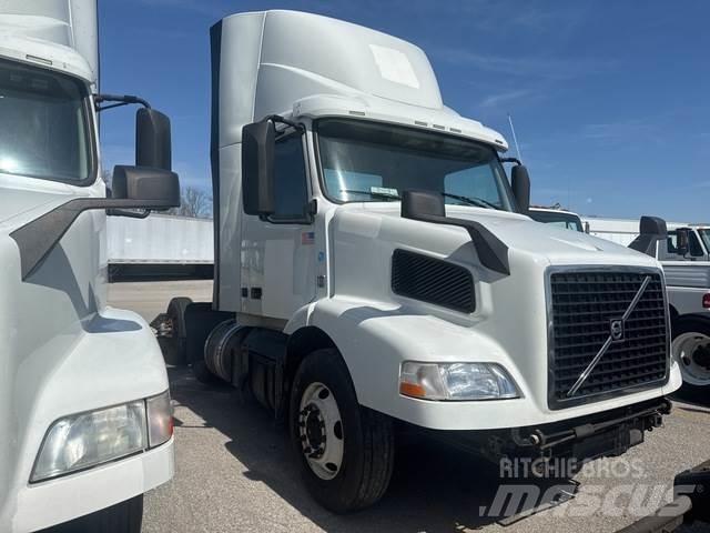 Volvo VNM Sadulveokid
