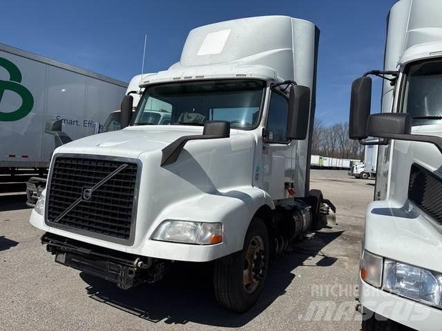 Volvo VNM Sadulveokid