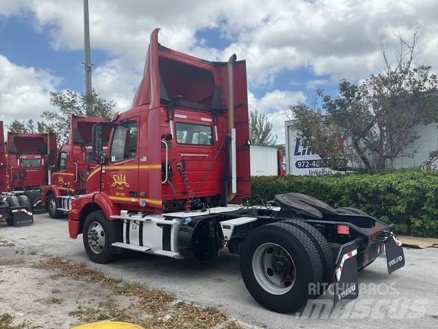 Volvo VNM Sadulveokid