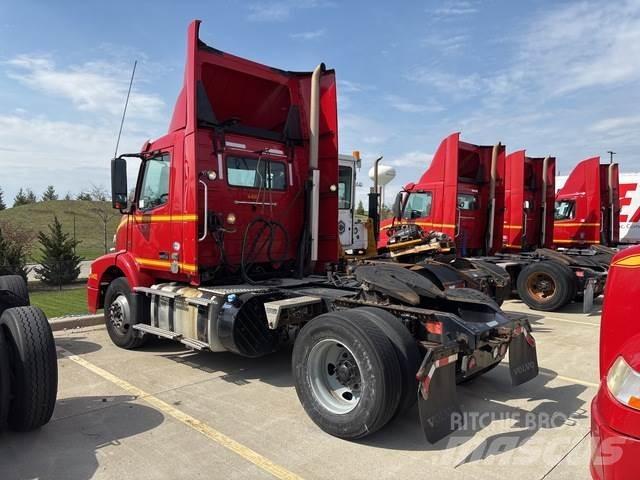 Volvo VNM Sadulveokid