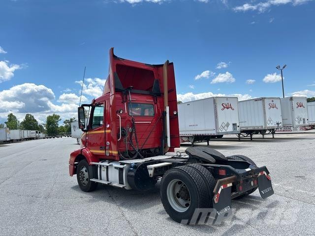 Volvo VNM Sadulveokid