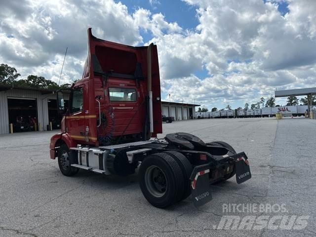 Volvo VNM Sadulveokid