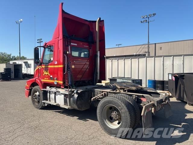 Volvo VNM Sadulveokid
