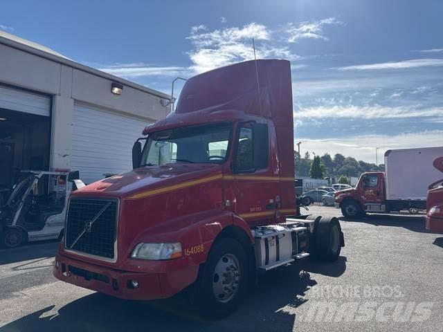 Volvo VNM Sadulveokid