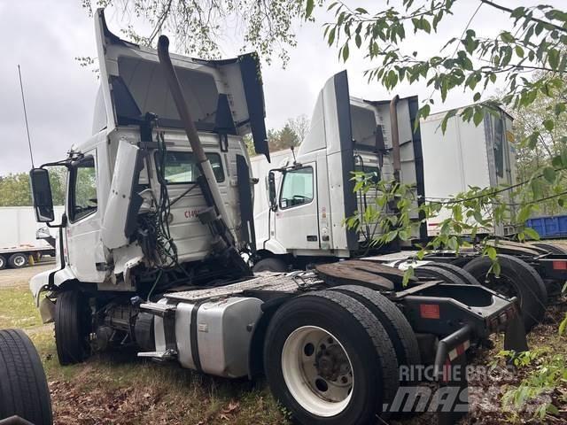 Volvo VNM Sadulveokid