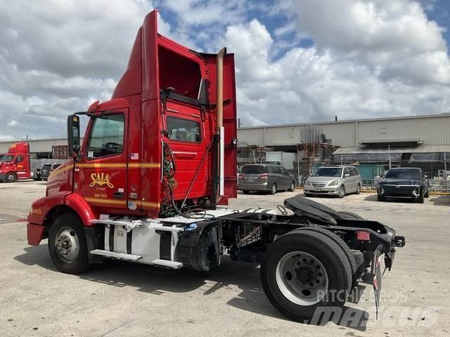Volvo VNM Sadulveokid