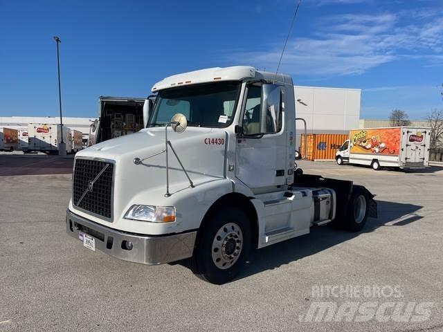 Volvo VNM Sadulveokid