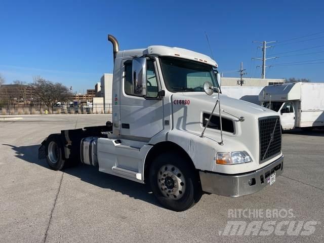 Volvo VNM Sadulveokid