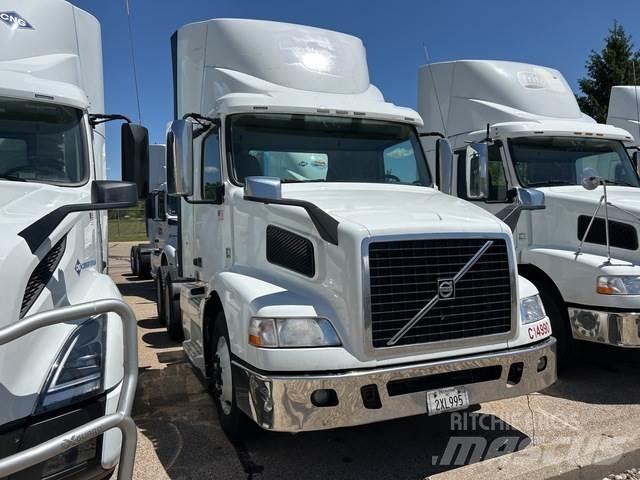 Volvo VNM Sadulveokid