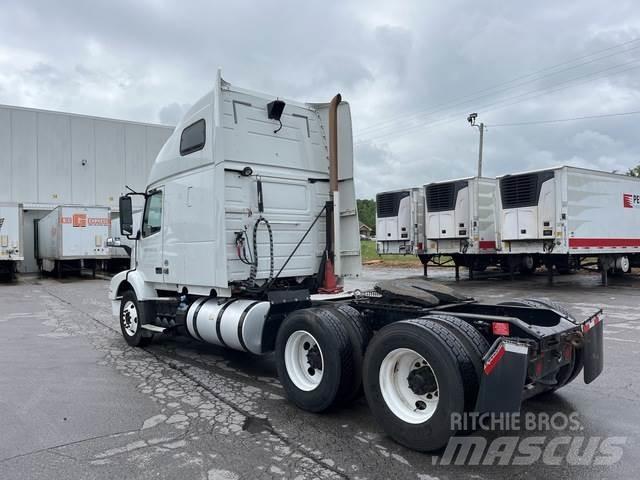 Volvo VNM Sadulveokid