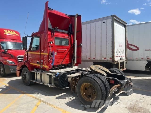 Volvo VNM Sadulveokid