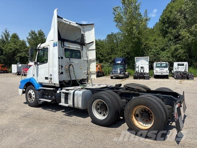 Volvo VNM Sadulveokid