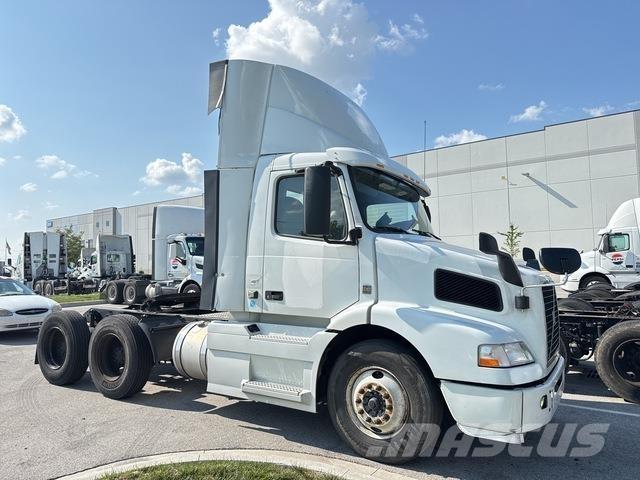 Volvo VNM Sadulveokid