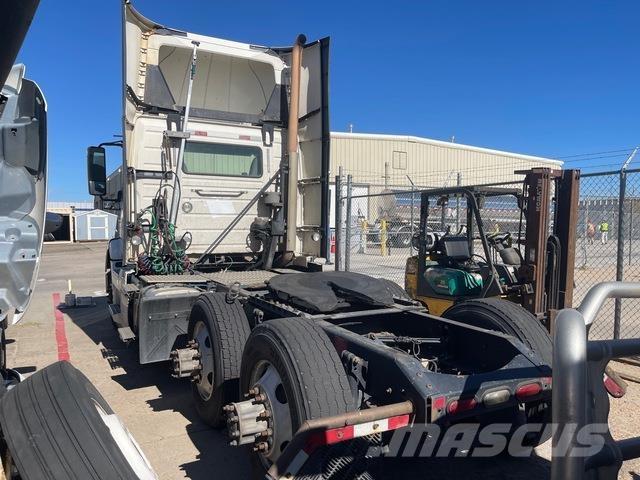 Volvo VNM Sadulveokid