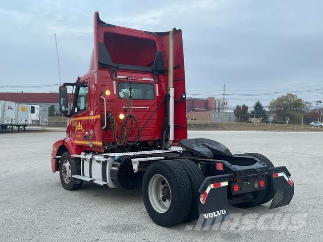 Volvo VNM Sadulveokid