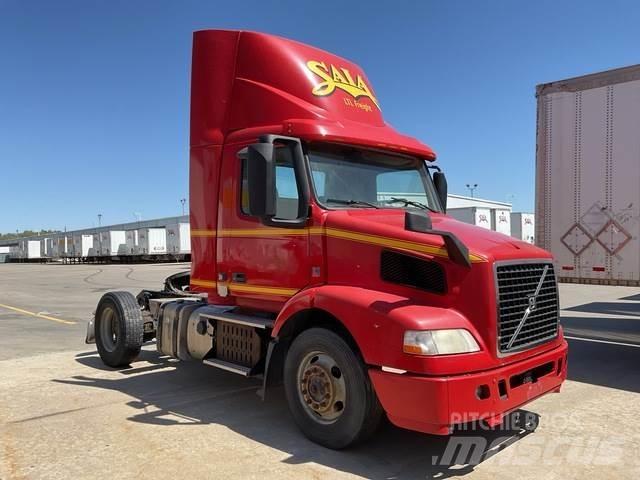 Volvo VNM42T Sadulveokid