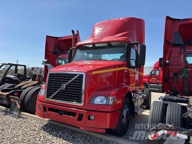 Volvo VNM42T Sadulveokid
