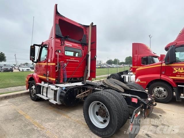 Volvo VNM42T Sadulveokid