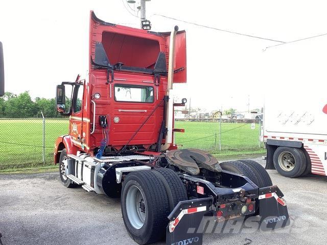 Volvo VNM42T Sadulveokid