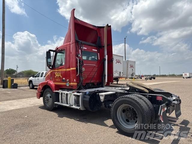 Volvo VNM42T Sadulveokid