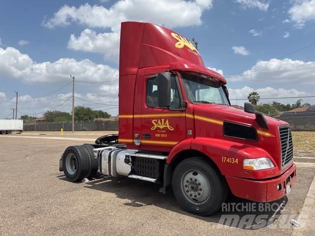 Volvo VNM42T Sadulveokid