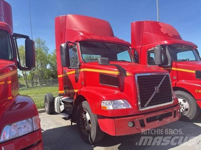Volvo VNM42T Sadulveokid