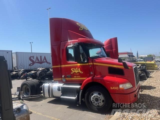 Volvo VNM42T Sadulveokid