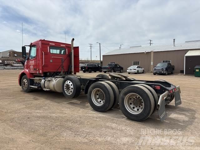 Volvo VNR Sadulveokid