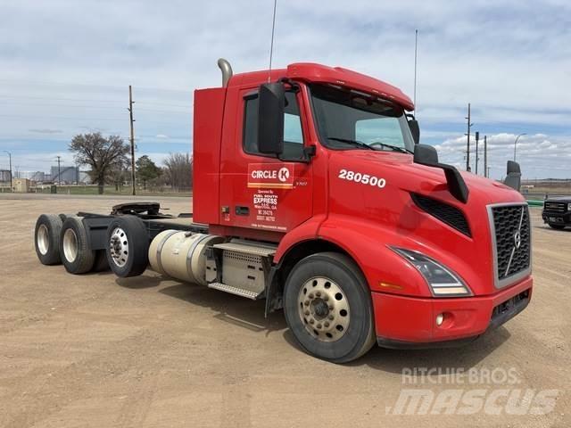 Volvo VNR Sadulveokid
