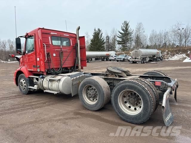 Volvo VNR Sadulveokid