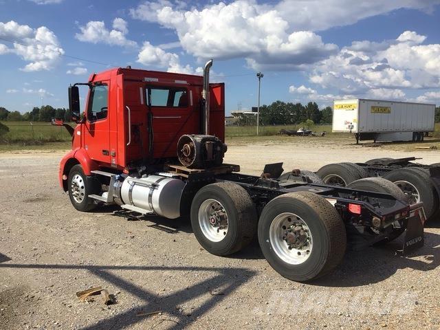 Volvo VNR Sadulveokid