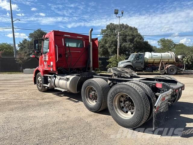 Volvo VNR Sadulveokid