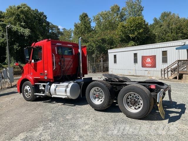 Volvo VNR Sadulveokid