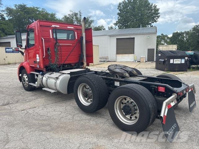 Volvo VNR Sadulveokid