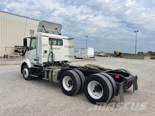 Volvo VNR64300 Sadulveokid