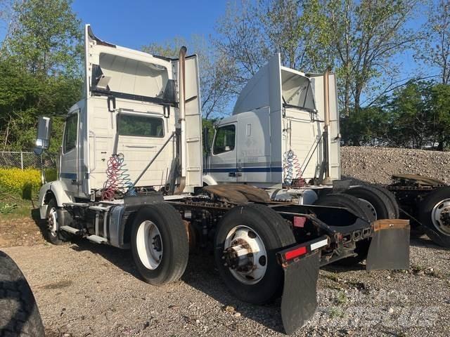 Volvo VNR64T Sadulveokid