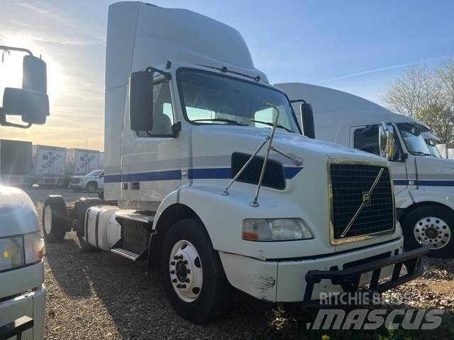 Volvo VNR64T Sadulveokid