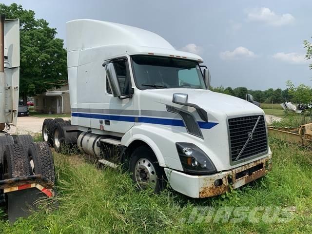 Volvo VNR64T Sadulveokid
